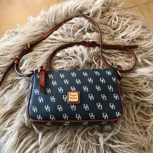 Dooney & Bourke Bags - Dooney & Bourke Crossbody - Gently Used Dooney & Bourke Bags - Dooney & Bourke Crossbody - Gently Used